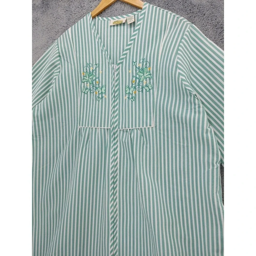Collections‎ Etc Embroidered Seersucker Zip Front Robe Housecoat MuuMuu Sz L